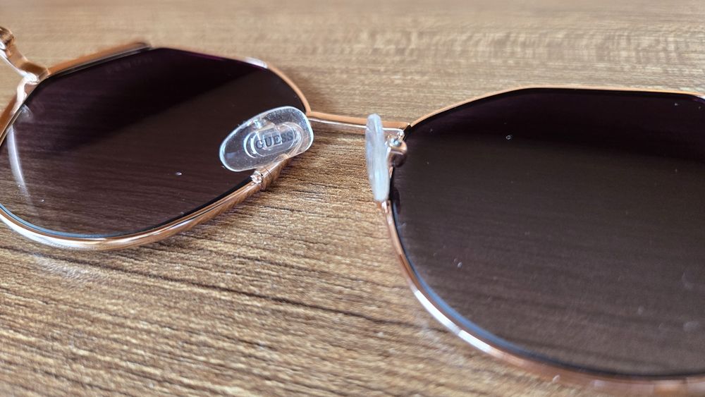 Дамски слънчеви очила Guess