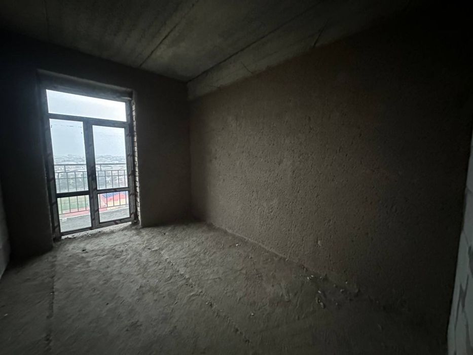 Продаётся 3-комнатная квартира в новостройке.