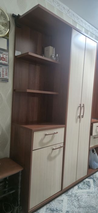 Продаётся прихожая.