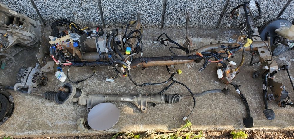 Нисан Ноте на части