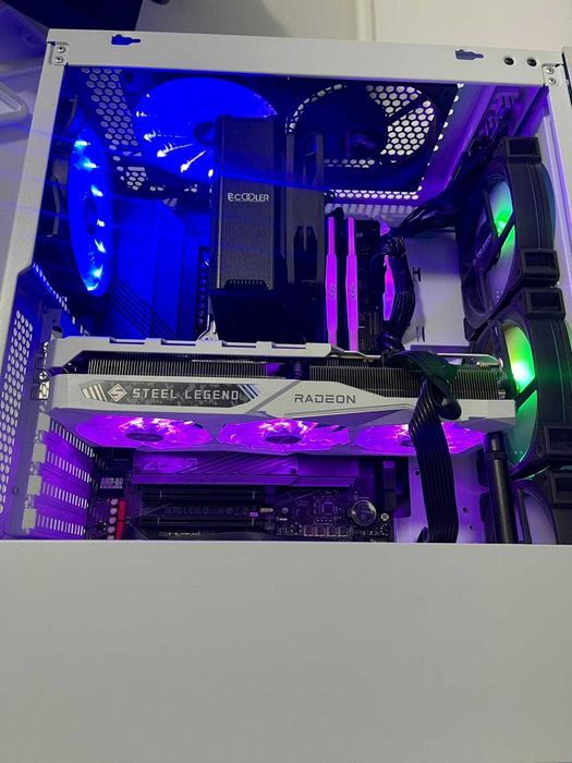 Vând un set excelent: Intel i7-12700kf cu rx7800xt  la preț avantajos!