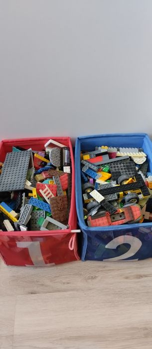 Две коробки Лего