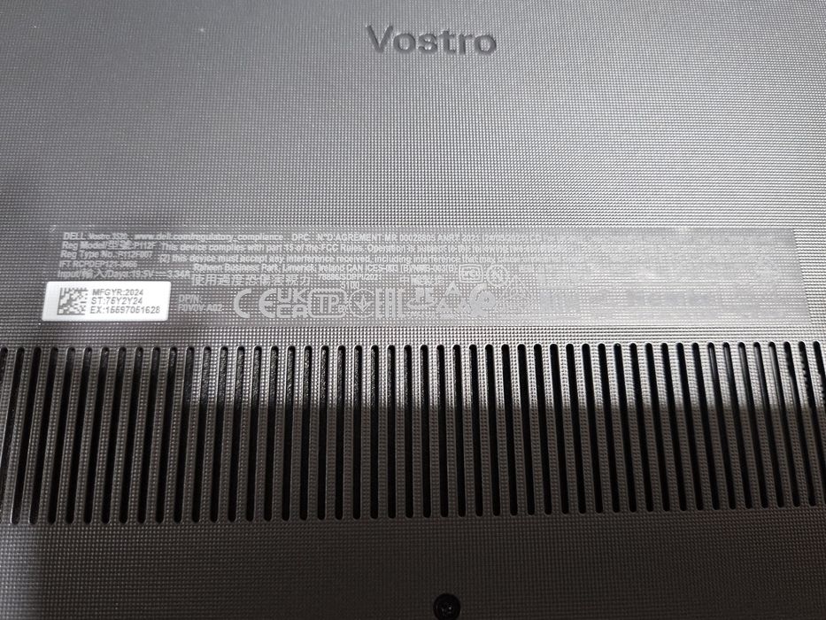 Лаптоп DELL Vostro 3520