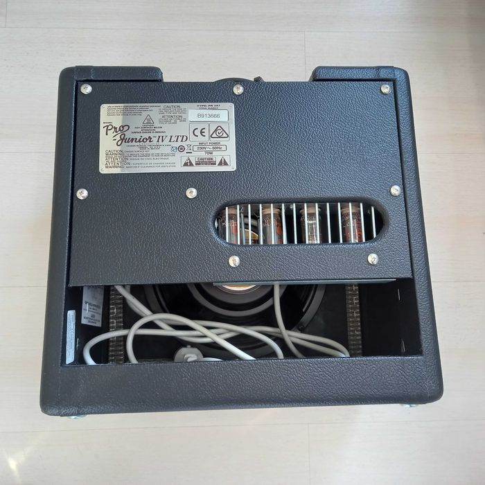 Усилвател;  фЕНДЕР   Fender, PRO – JUNIOR; tm IV LTD- 4 /  15 ; W