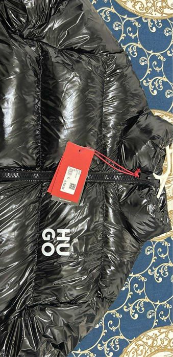 Geaca Hugo Boss 450//NOUA