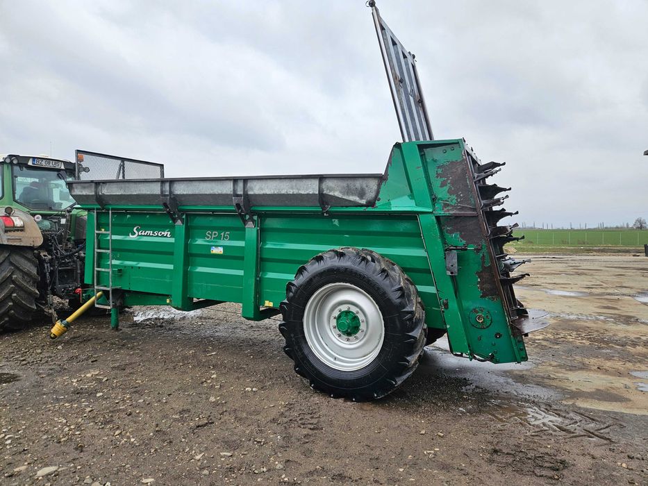 Masina imprastiat gunoi Samson SP 15