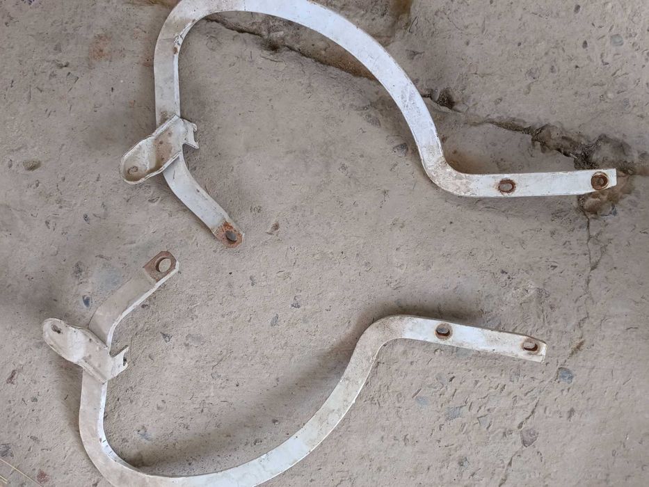 Петля крышка багажника