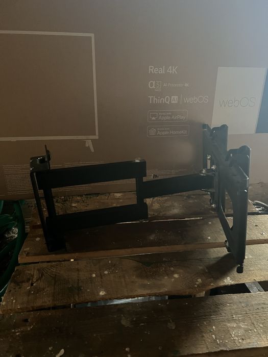 Кронштейн для телевизора