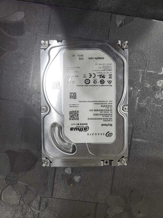 Жесткий диск 2 штуки