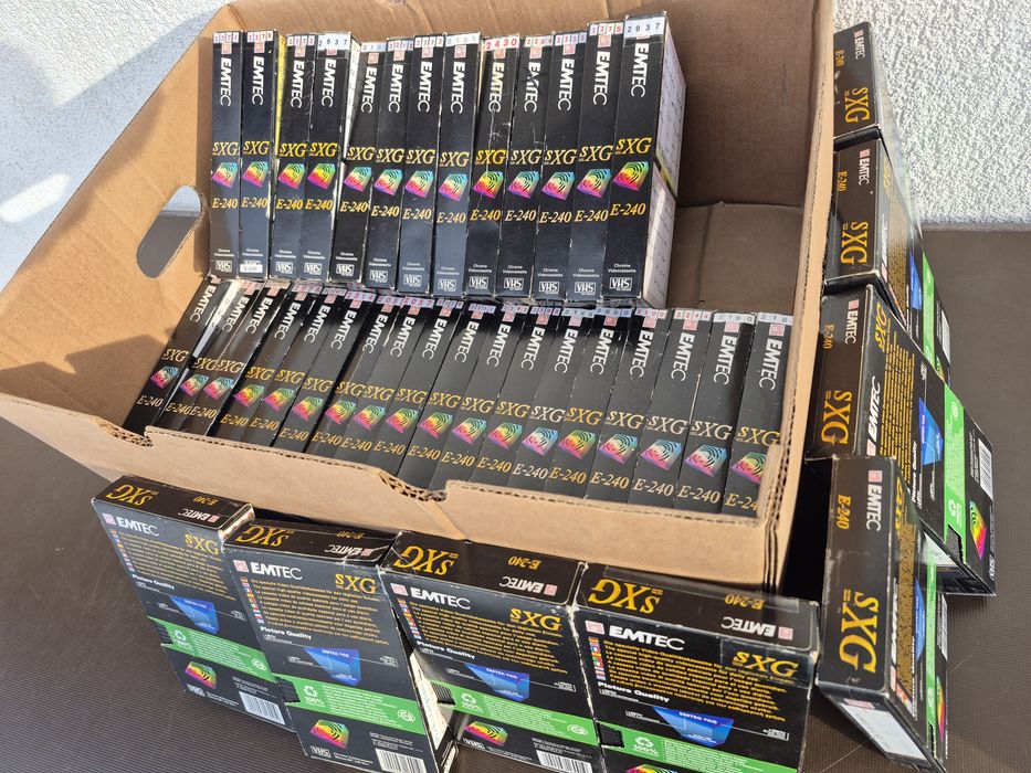 Vând lot 30 casete video VHS originale EMTEC, 240 minute cu filme

- 3