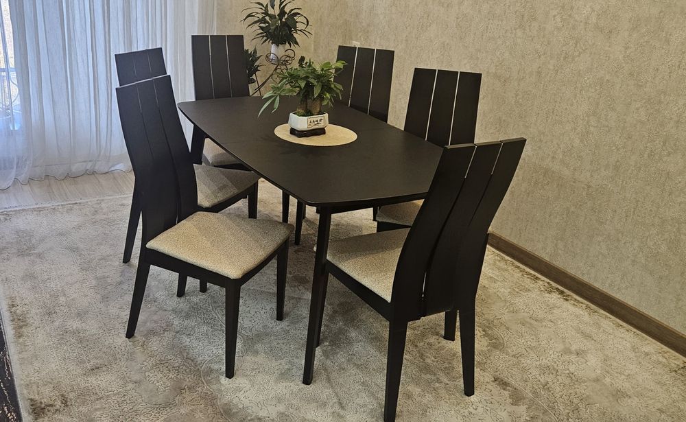 Продам кухонный набор стол и стулья