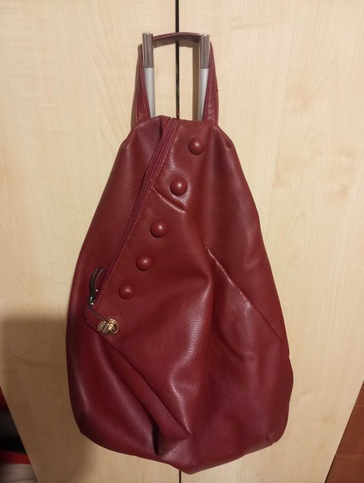 Кожена червена  раница