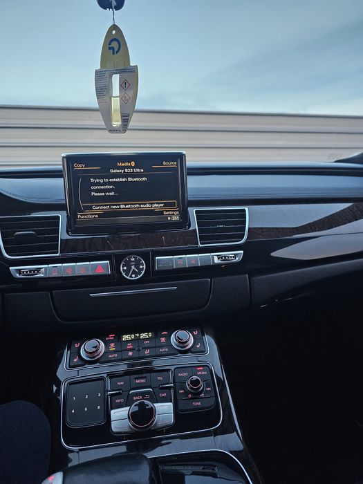 Vând Audi a8 avariat