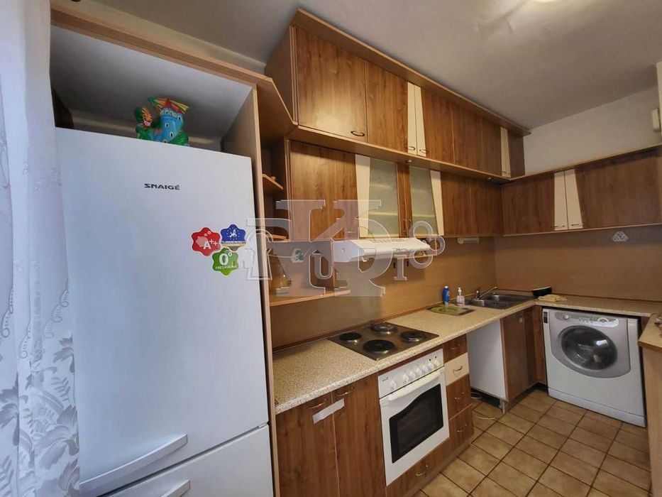 Дава се под наем Тристаен апартамент в Добрич, Център - 90 кв.м за 280.5 € - Снимка #1