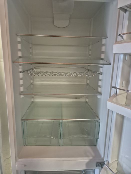 Хладилник с фризер Либхер 200/60/60 гаранция 24м