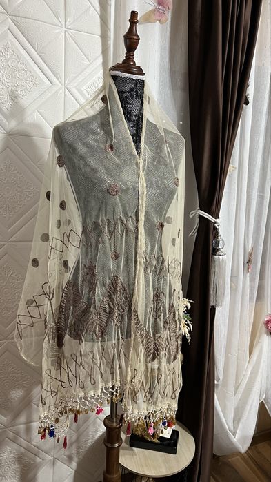 Sal handmade cu o superba broderie