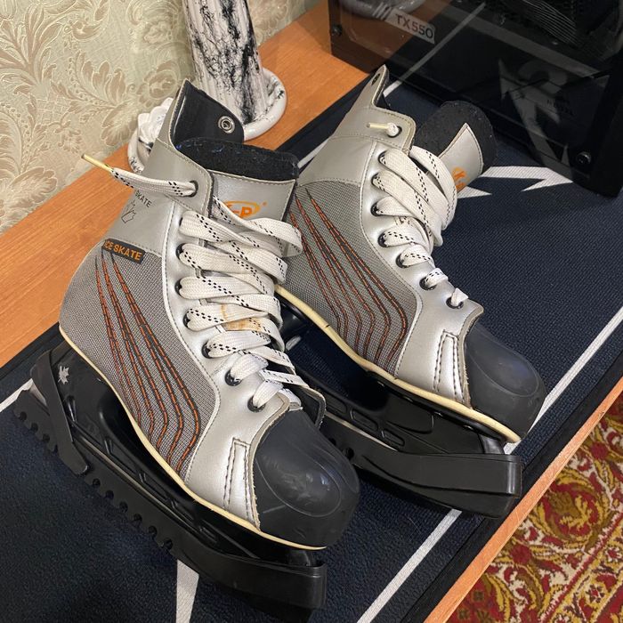 Коньки мужские 40