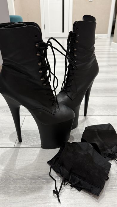 Продам стрипы тройки для танцев