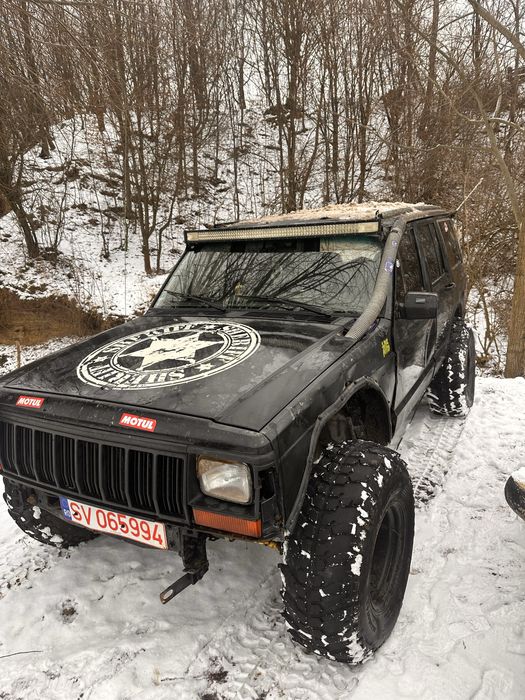 Vand jeep cherokee xj 4.0 benzina