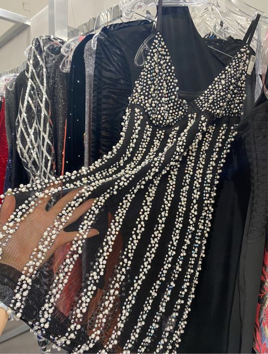 Рокля тип боди с перли и кристали
