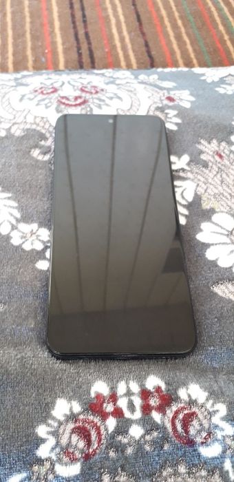 Honor X 7b. Halati yaxshi. Hali 1 yl bulamadi zaryadnk chexol beriladi