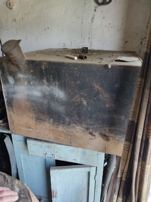 Продам бак под жидкое топливо