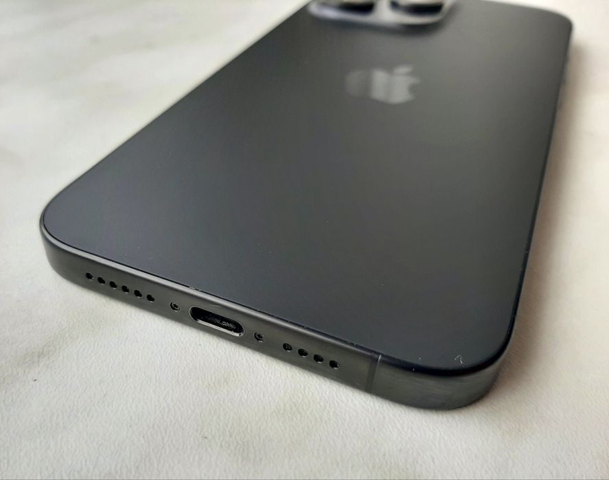 Продаю Iphone 15 Pro Max 256 GB