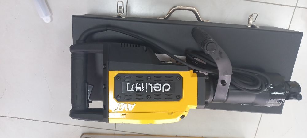 Одбойный молоток ,