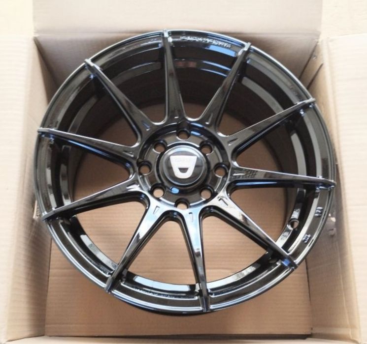 Jante 4 x 100 R15 Dacia Logan Sandero 
Dacia Sandero
Logan MCV Doker