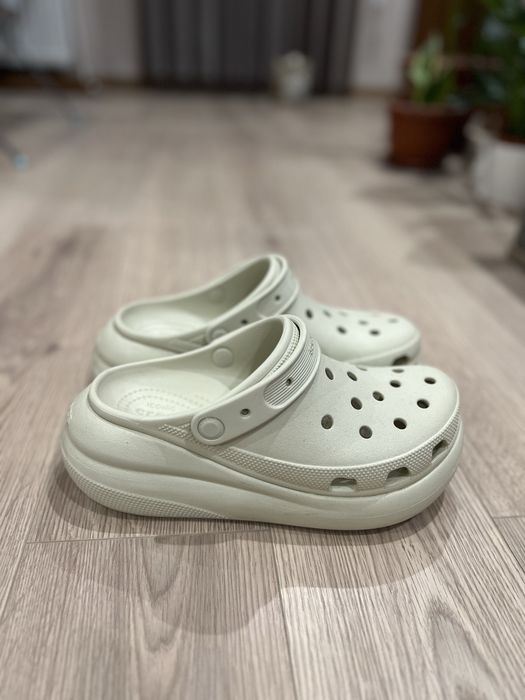 Чехли CROCS в бежово