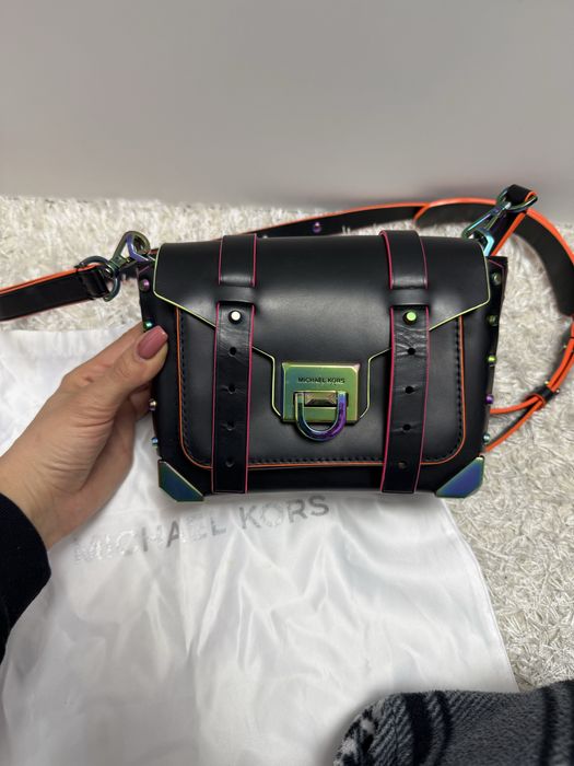 Чанти на маркитеп Pinko, Michael Kors