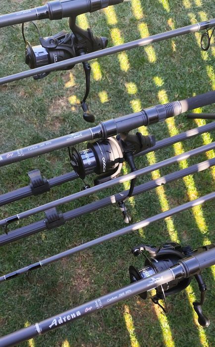 Set Pescuit,3 Lansete 3,90m+3 Mulinete 7000 cu Baitrunner+Rod Pod