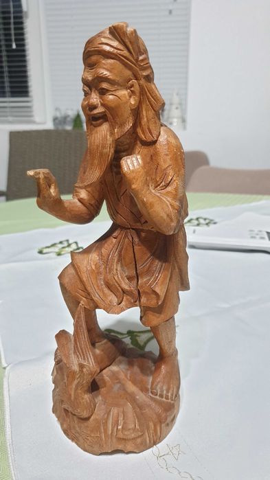 Статуетка сандалово дърво