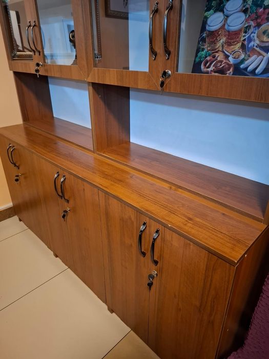 Продам  срочно барную стойку.