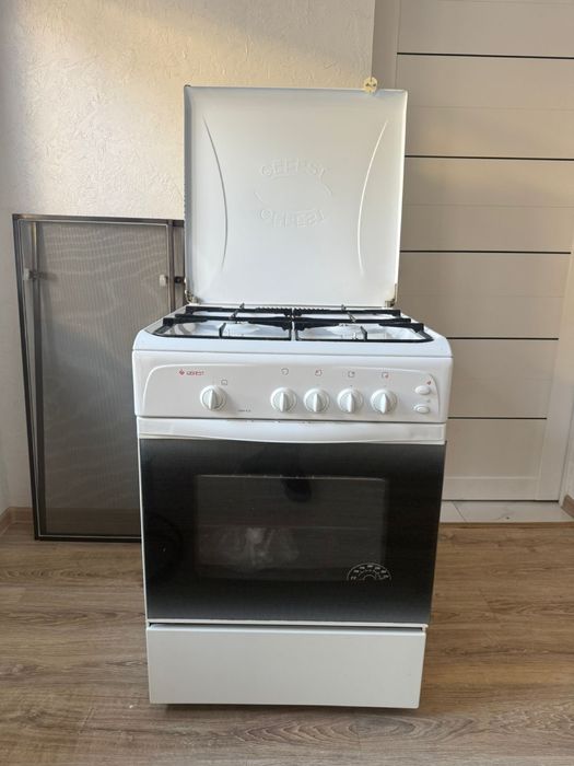 Продам газ плиту