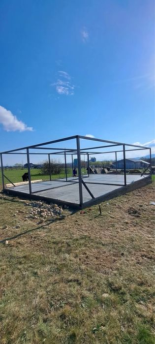 Vand case de locuit  pe structura metalica