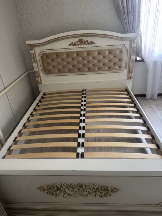 Кровать двуспальная