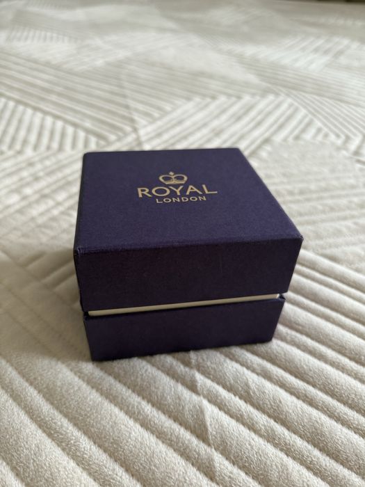 Продам часы новые