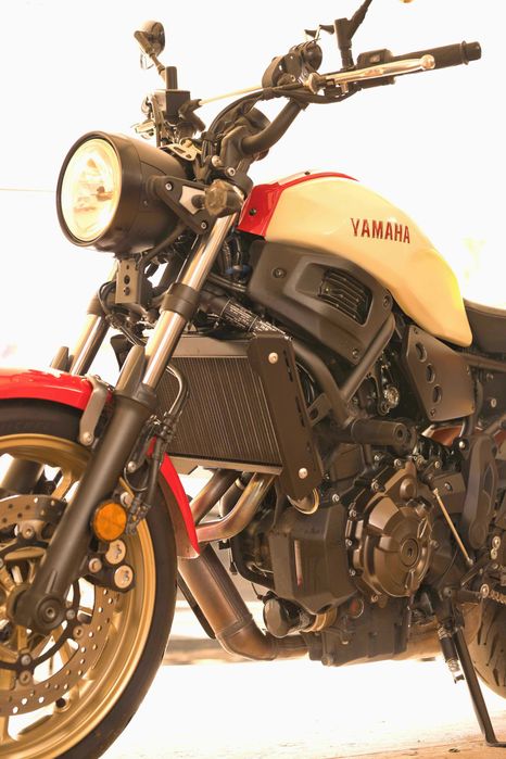 vand motocicleta yamaha xsr 700