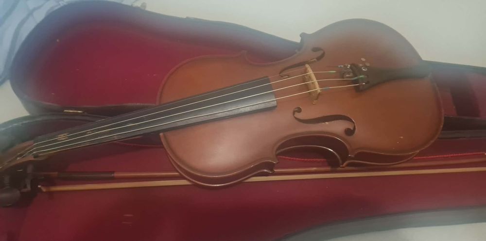 Vând vioara Reghin