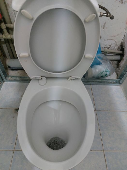 Продам унитаз Срочно