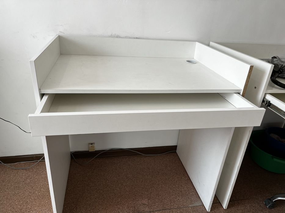 Рабочий офисный стол