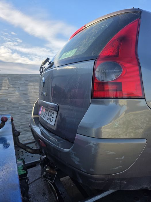 Dezmembrez Renault Megane 2 1.9 dci