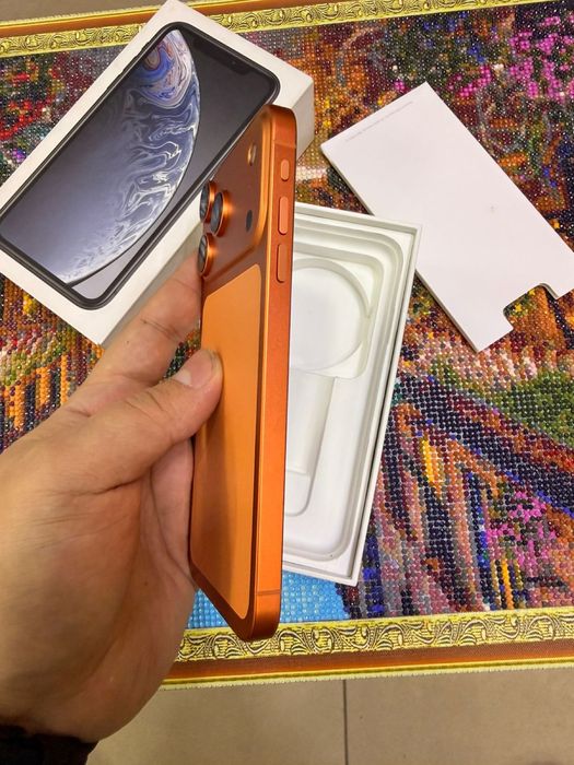 iPhone XR на корпусе 17про