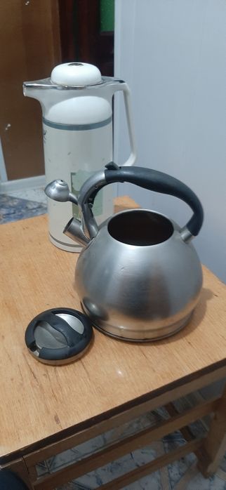 Термос и Чайник продаётся в отличном состоянии.