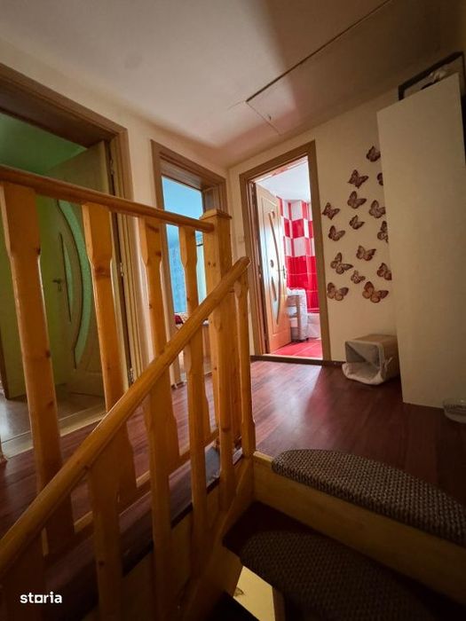 Vand casa complet utilata ,zona Damila