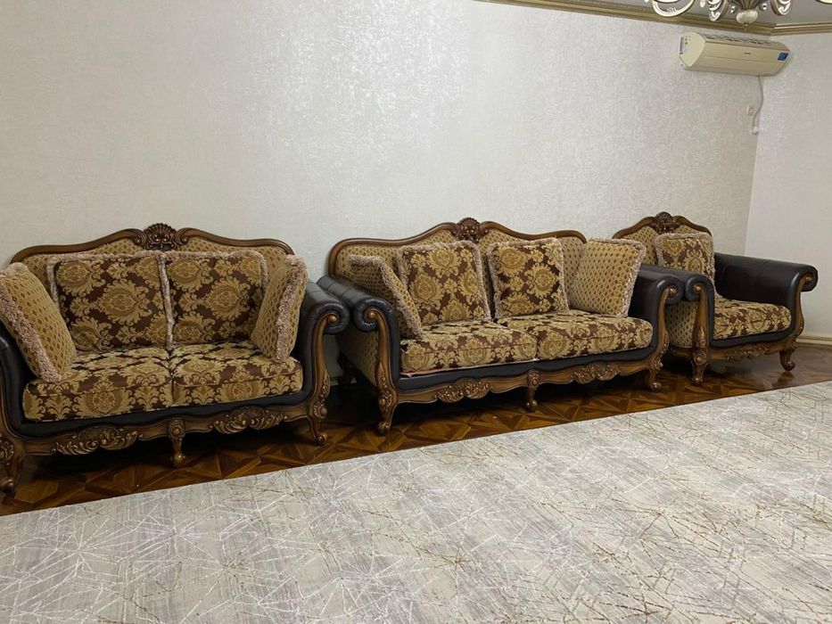 Диван креслосымен сатылады