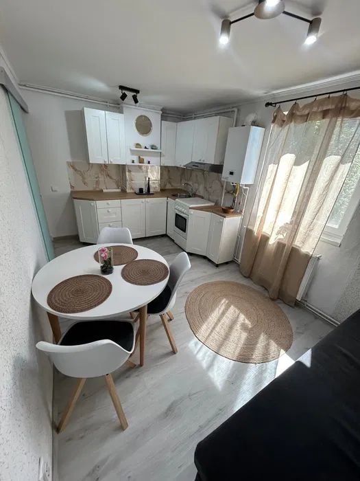 Apartament 3 camere decomandat