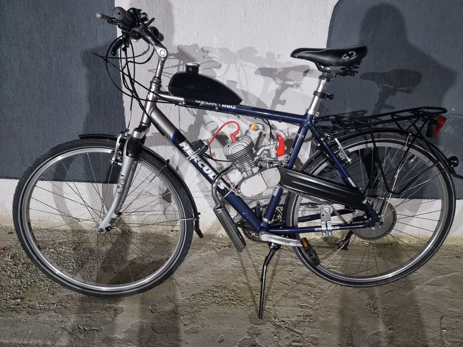Bicicleta cu motor Noua