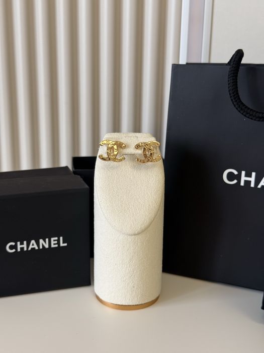 Cercei Chanel auriu